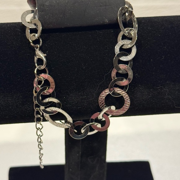 Paparazzi Silver Statement Bracelet - Picture 1 of 3